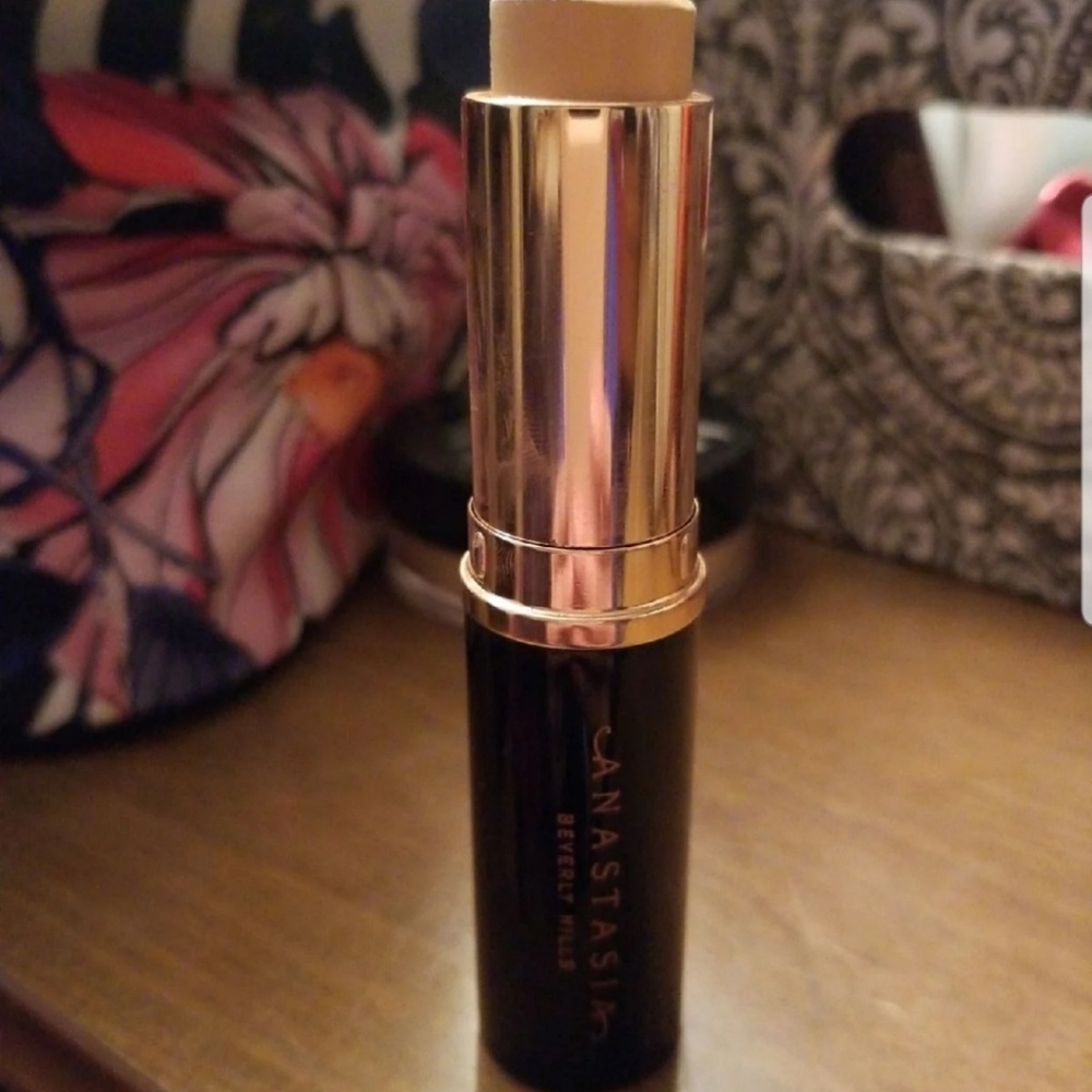 Anastasia Beverly Hills stick foundation